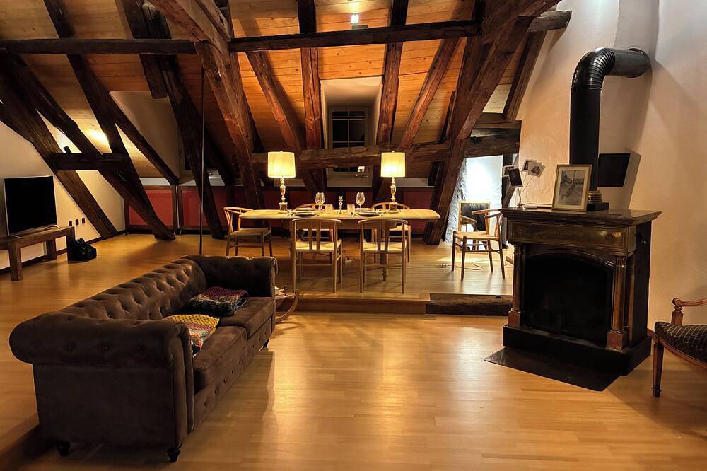 Ganze Wohnung, Beautiful Top Floor Apartment – Heart of Bern -4Th Floor No Lift in Bern, Berner Oberland