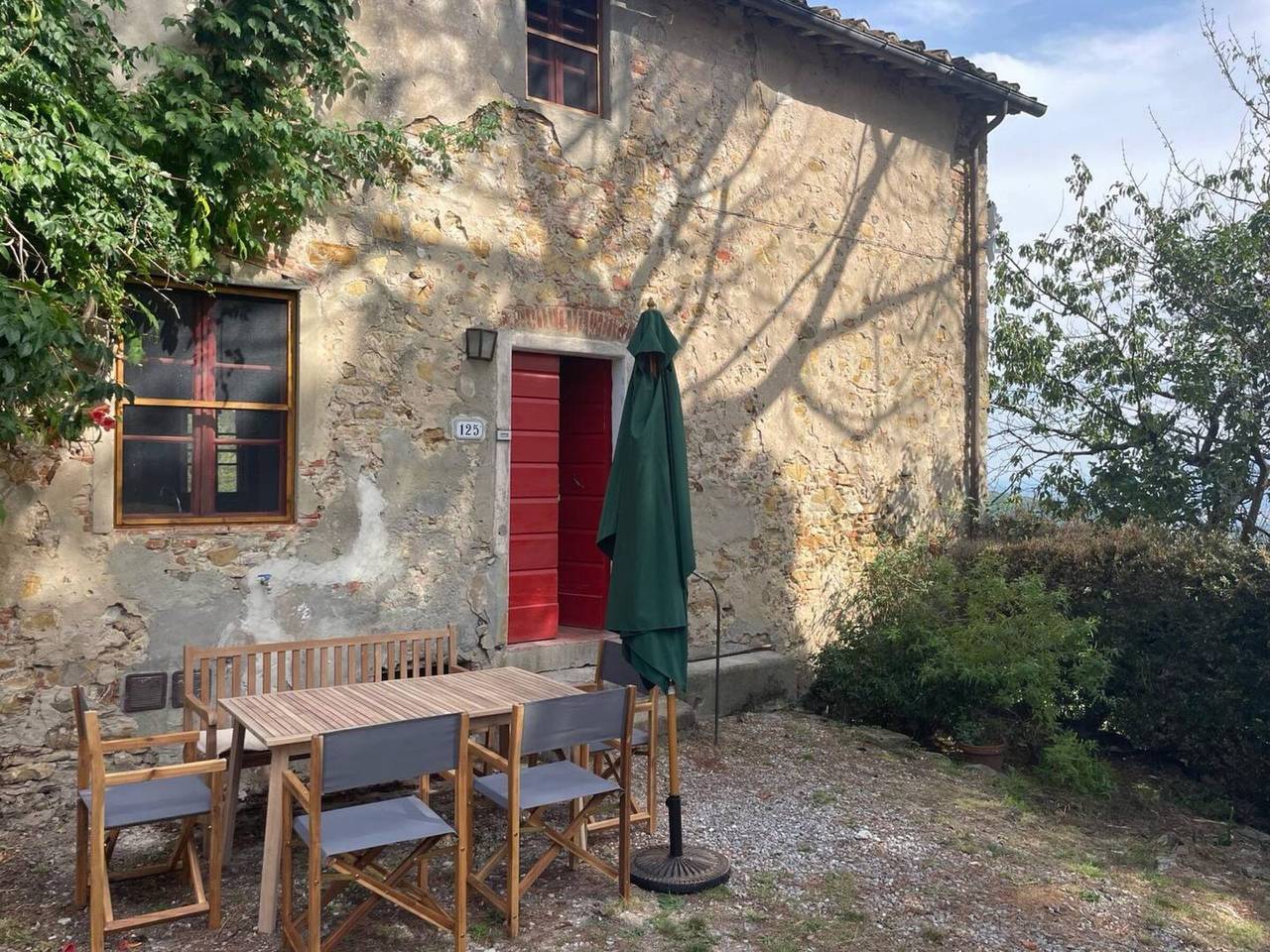 Hel lejlighed, Ferielejlighed for 6 personer med have in Lucca, Den Italienske Riviera