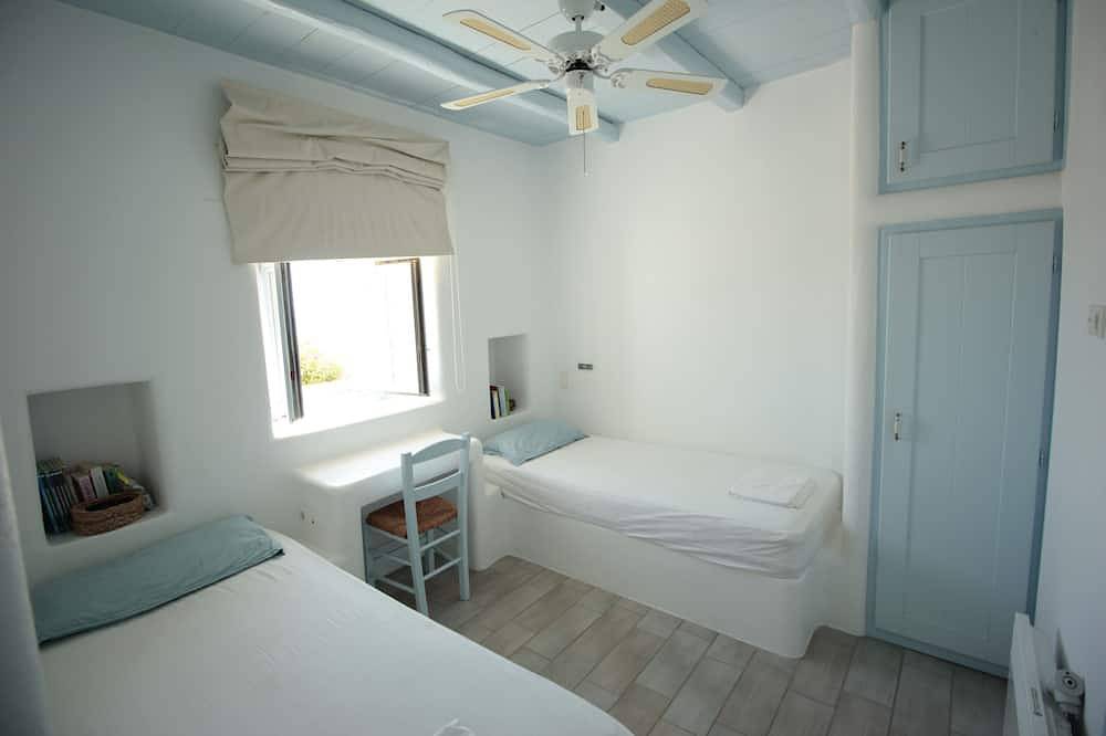 Near Golden Beach - Villa with private Pool and amazing view to the Aegean in Paros