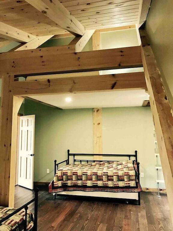 Timber Frame Home - Großartige Lage - Kochküche - Whirlpool für 7 Personen! in Killington, Rutland County