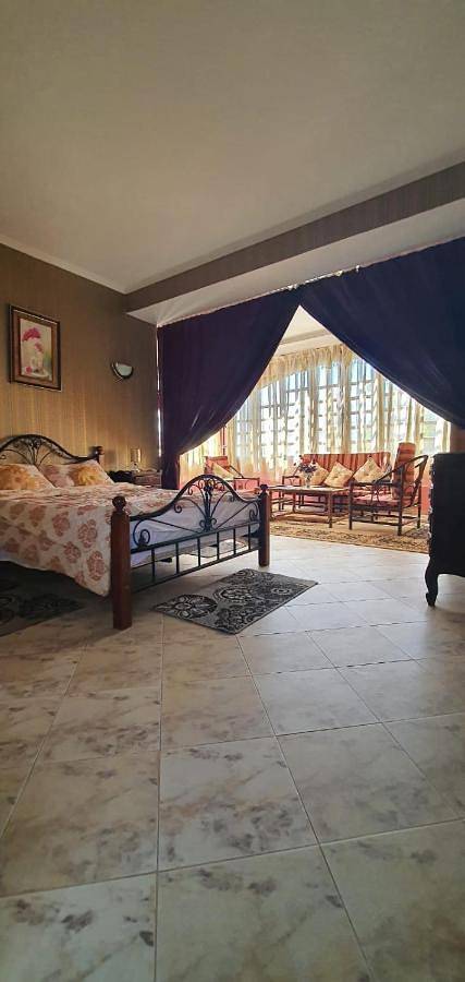 Villa pour 8 personnes, avec piscine