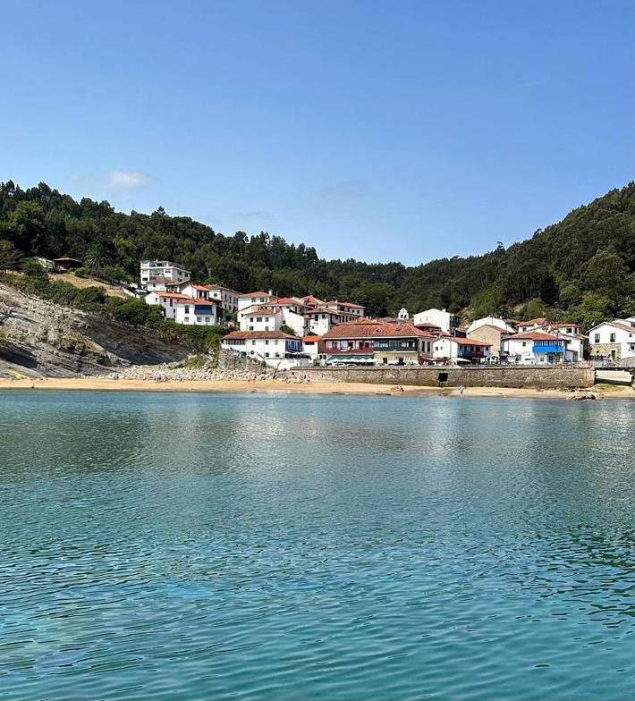 Hôtel pour 3 personnes, avec Balcon et Vue dans Tazones - 2