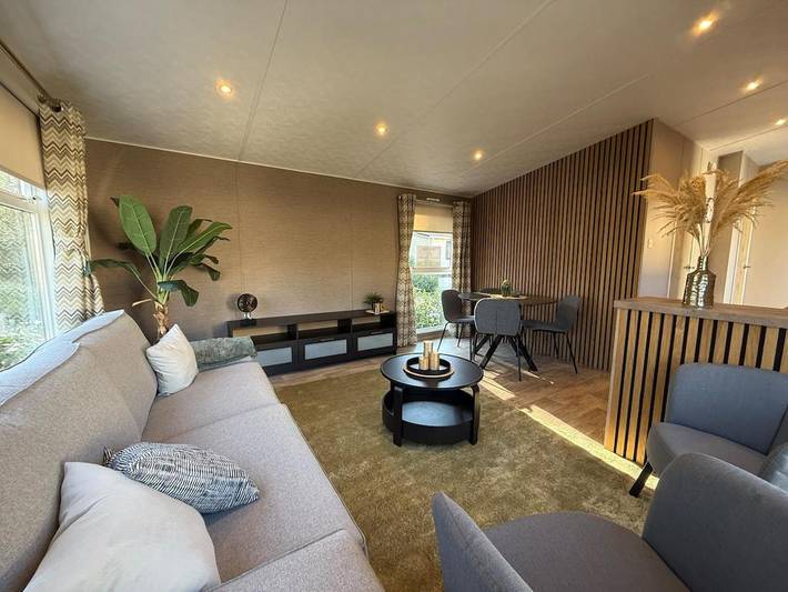 Chalet für 4 Personen, mit Kinderpool und Garten sowie Pool - 1