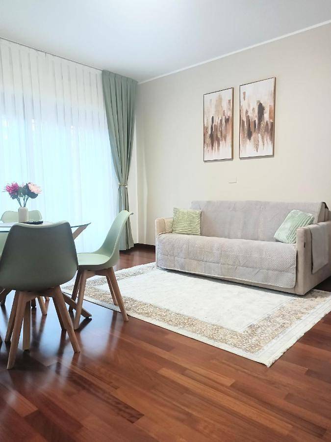 Appartement de vacances pour 4 personnes, avec Balcon ainsi que Terrasse et Vue à Marino