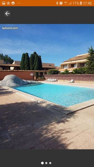 Gîte pour 4 personnes, avec terrasse ainsi que piscine et vue dans Golf de Saint Cyprien