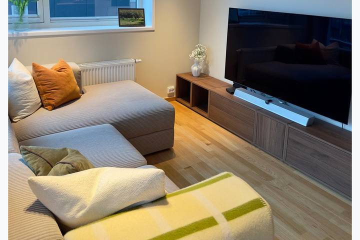 Ganze Ferienwohnung, Tromso 3-Bed Apt, Sleeps 5 with Parking in Tromsø