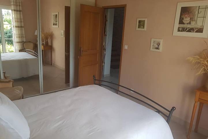 Location de vacances pour 2 personnes, avec terrasse et jardin à Montigny-sur-Loing - 4