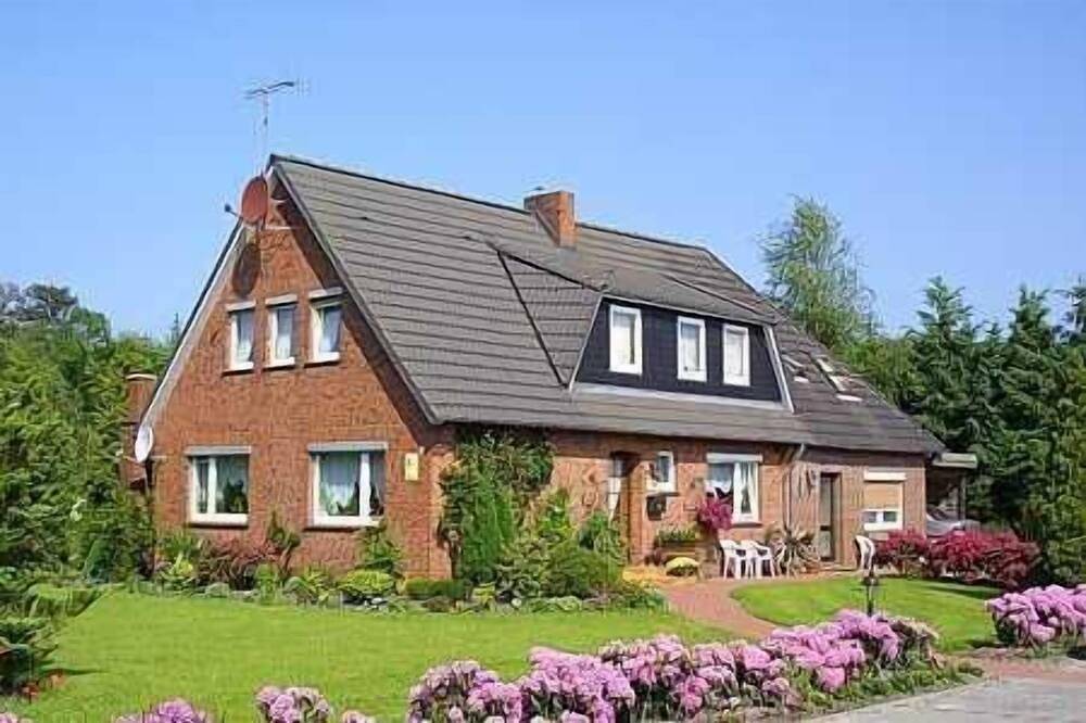 Ganze Wohnung, Ferienwohnung groß - Ferienhaus Zur Schmiede in Dunum in Dunum, Landkreis Wittmund