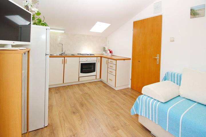 Ganze Wohnung, Apartment Cubranic S. Bs - im Hafen, nahe dem Meer in Baska, Krk