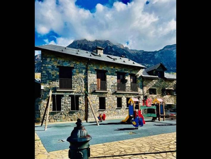 Casa de vacaciones para 10 personas, con terraza además de vistas al lago y vistas - 1