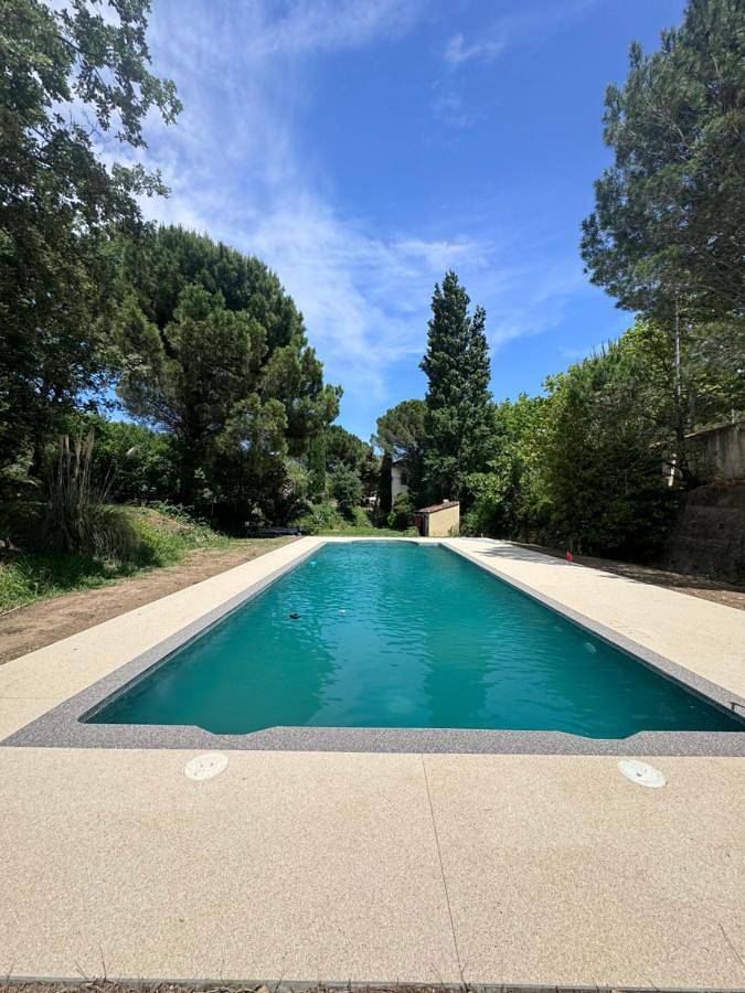 Gîte pour 3 personnes, avec jardin ainsi que terrasse et piscine à Thuir - 3