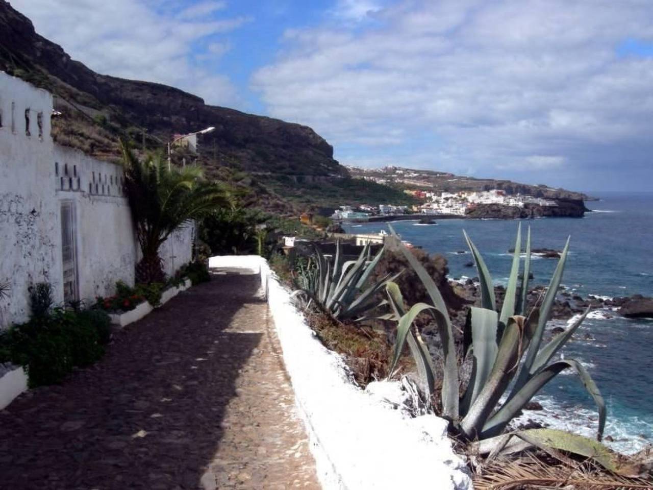 Apartamento Vista Golf con Terraza, Parking e Internet cerca de Icod in San Juan de la Rambla, Tenerife Norte