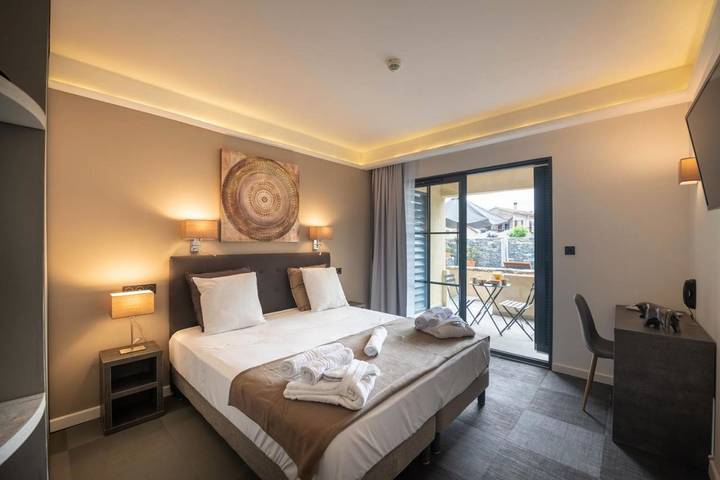 Hôtel pour 2 personnes, avec jacuzzi ainsi que balcon et piscine à Corte - 2