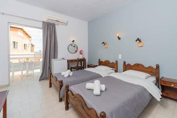 Gîte pour 2 personnes, avec vue et balcon dans Benitses