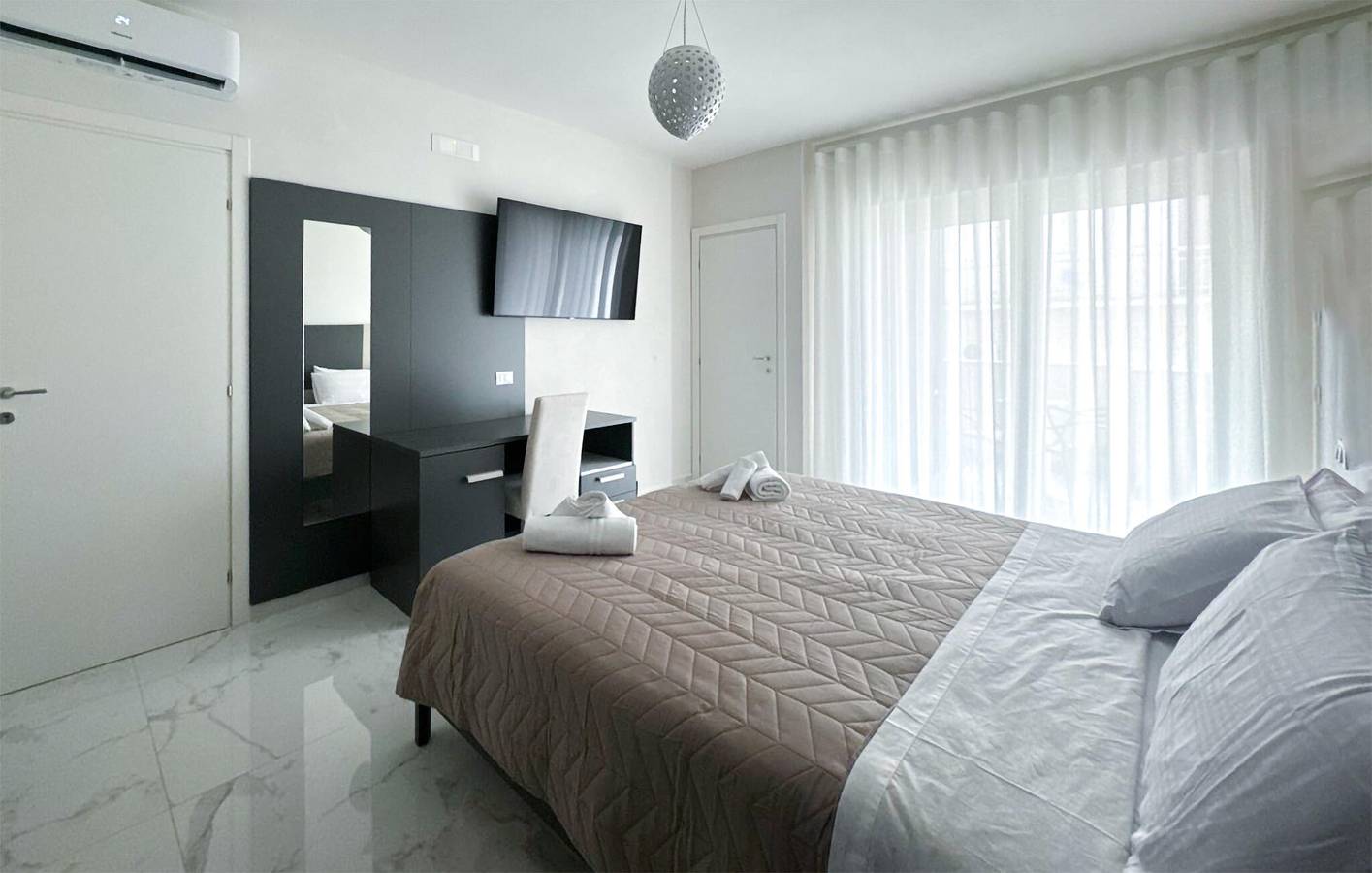 Apartamento vacacional entero, Apartamento de lujo con parking, piscina y aire acondicionado: Grottaglie 100m in Grottaglie, Provincia de Taranto