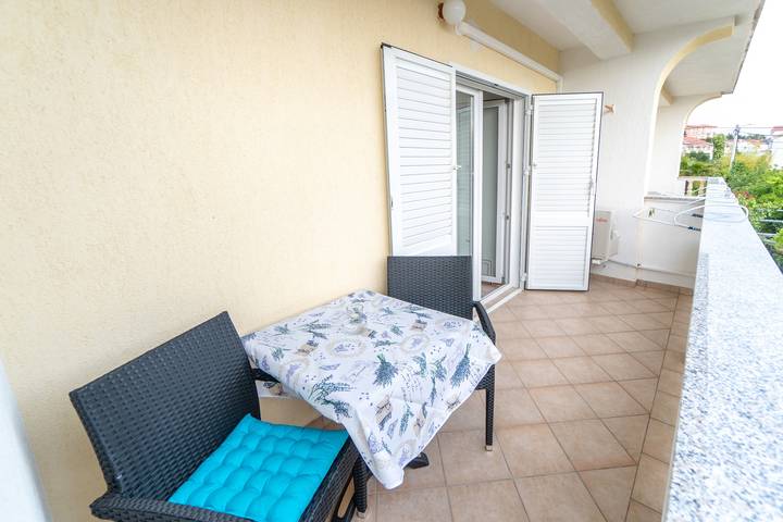 Pokój dla 2 osób, z sauna i balkon/ taras, zwierzęta dozwolone w Rab (wyspa)