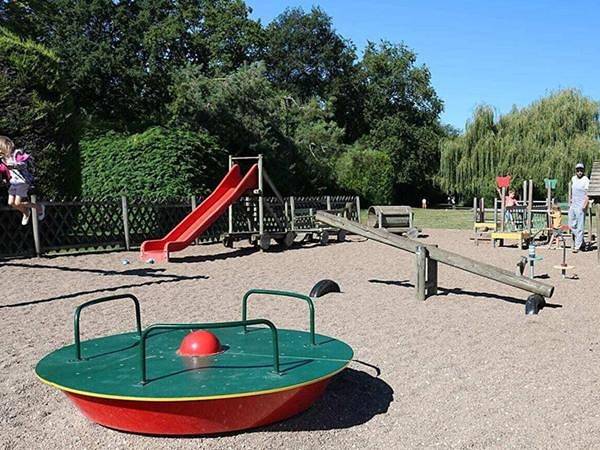Mobil Home 4 chambres - Camping à Gien in Poilly-lez-Gien, Région de Montargis