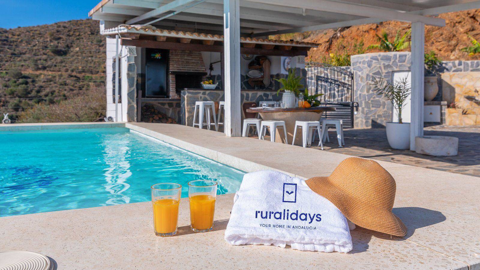 Cortijo La Envarra El Borge by Ruralidays in El Borge, Málaga Provinz