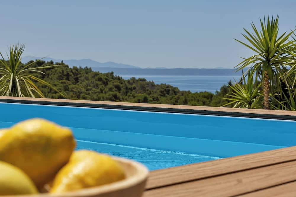 Apartamento entero, Luxury Apartment \"Nugal\" private heated roof pool in Makarska, Rivera de Makarska
