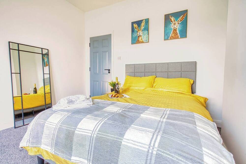 Modern 3-Bed Home Sleeps 6 with Parking & Fast Wifi Perfect for Contractors & Long Stays in St Helens, Nordwestengland