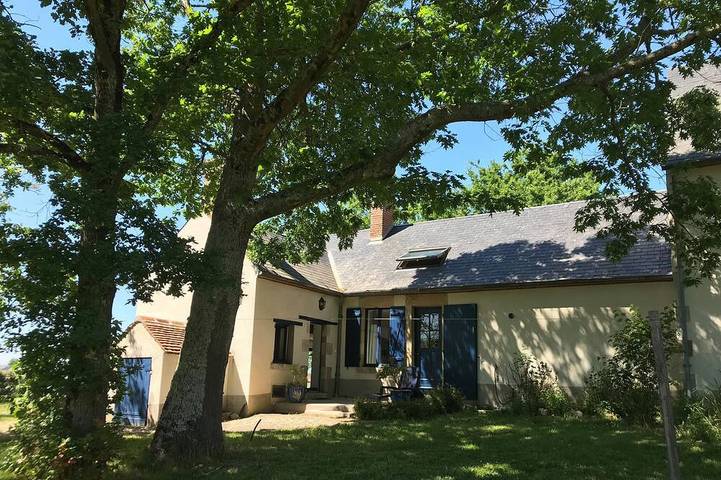 Location de vacances pour 4 personnes, avec jardin et terrasse à Férolles