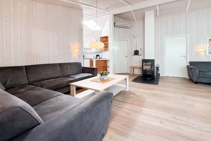 Ferienhaus für 12 Personen, mit Whirlpool und Garten sowie Sauna in der Lübeck