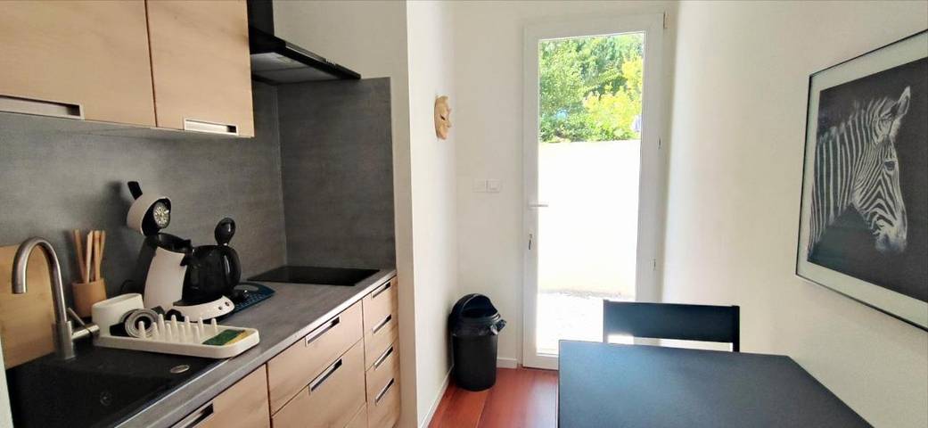 Gîte pour 2 personnes, avec terrasse ainsi que piscine et jardin à Clermont-l'Hérault - 3