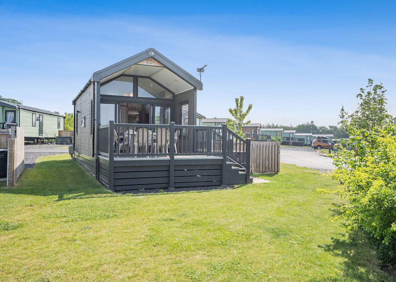 Baird's Chalet (Pet Friendly) in Coldstream, Scottish Borders