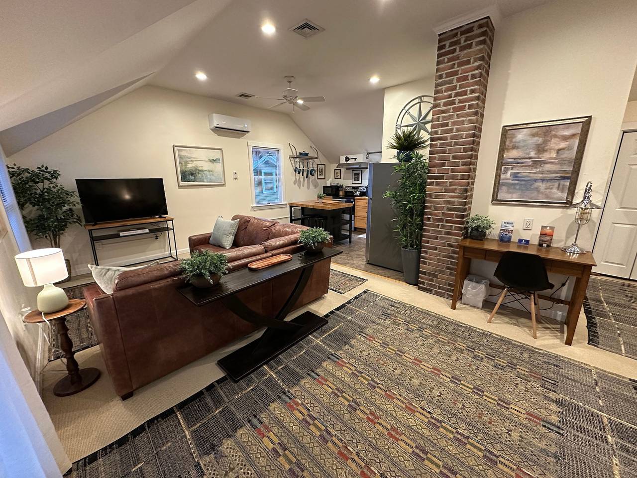 Ganze Wohnung, Newport Harbor View Studio w/ Spacious Deck in Newport, Newport County