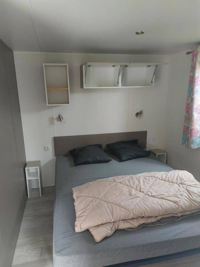 Camping pour 7 personnes, avec terrasse et piscine