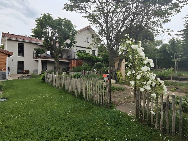 Gîte pour 2 personnes, avec jardin à Chozeau