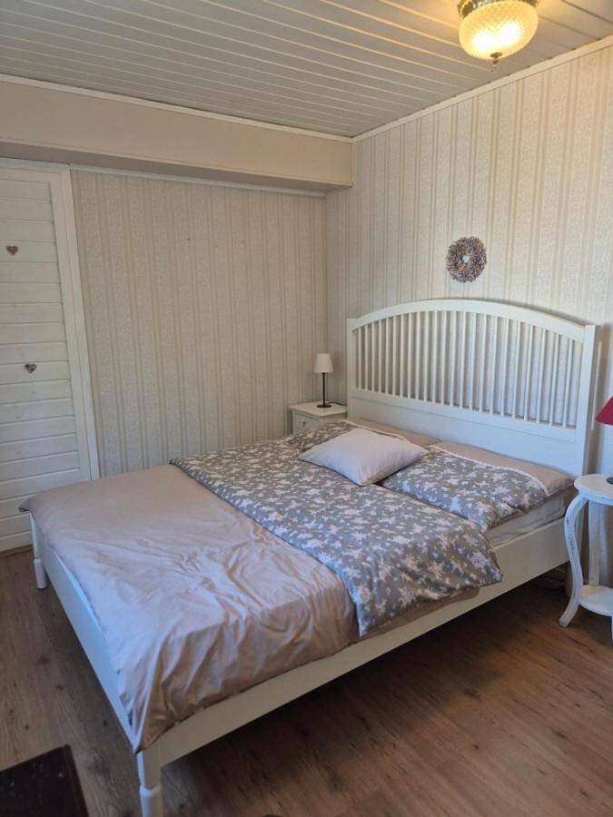 Hotel für 2 Personen, mit Terrasse und Garten sowie Ausblick in Hästveda - 3