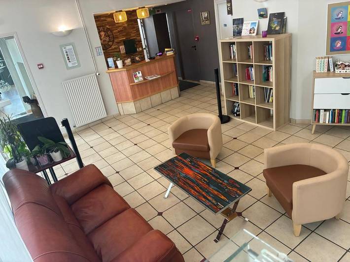 Hôtel pour 2 personnes, avec terrasse et vue, animaux acceptés à Volvic - 4