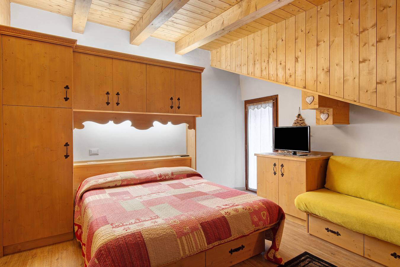 Ganze Wohnung, Ferienwohnung 'La Casa Dei Cervi - Mansarda' mit Bergblick, Balkon und Wi-Fi in Vodo di Cadore, Östliche Dolomiten