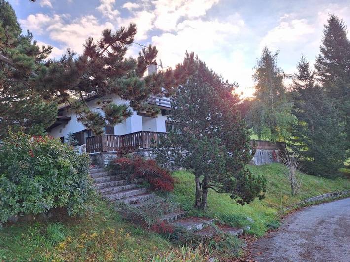 Casa vacanza per 10 persone, con panorama e giardino a Lavarone