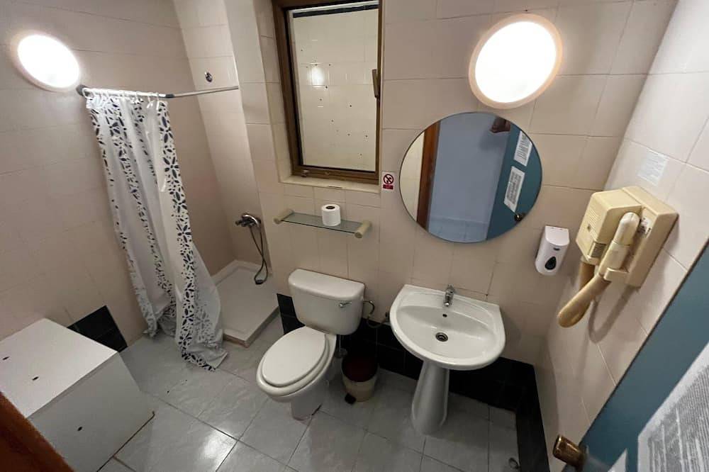 Cozy poolside apartment with 5 beds in St. Paul's Bay, Malta Island