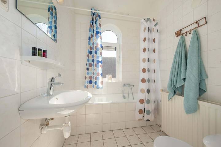Ferienhaus für 4 Personen, mit Balkon/Terrasse und Terrasse sowie Garten und Pool in Noord-Beveland - 4