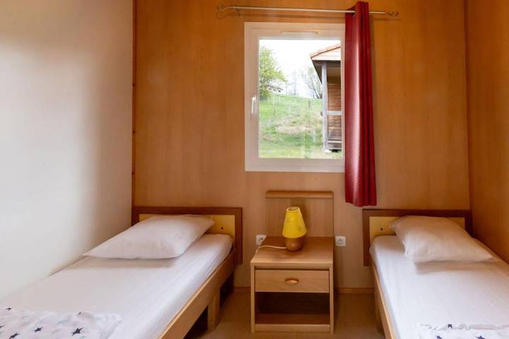 Location de vacances pour 2 personnes, avec Balcon et Terrasse ainsi que Jardin et Piscine à Le Monastier-sur-Gazeille - 4