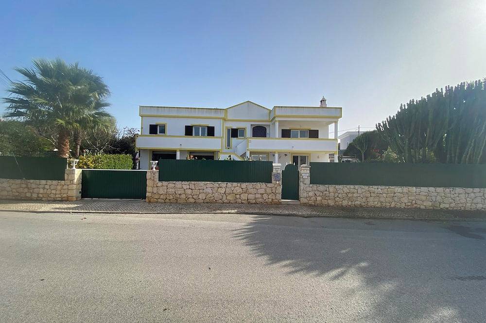 Villa for 10 People in Montes de Alvor, Alvor