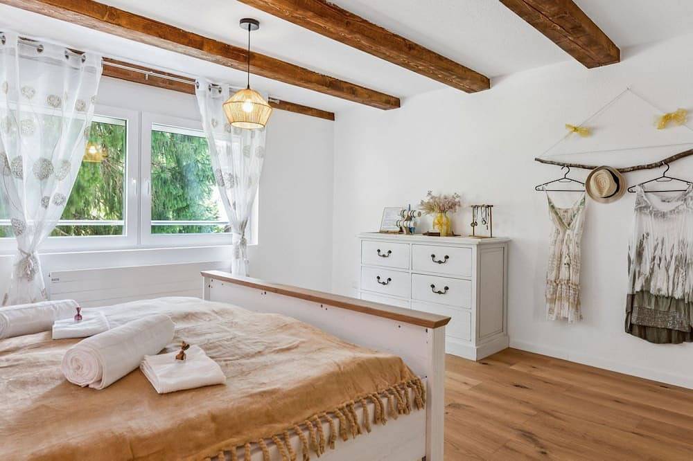 Ganze Wohnung, Alpenzauber Chalet in Diesbach GL, Glarus Süd
