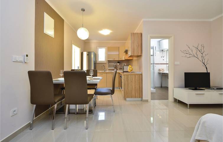 Ferienhaus für 8 Personen, mit Terrasse auf Murter - 2