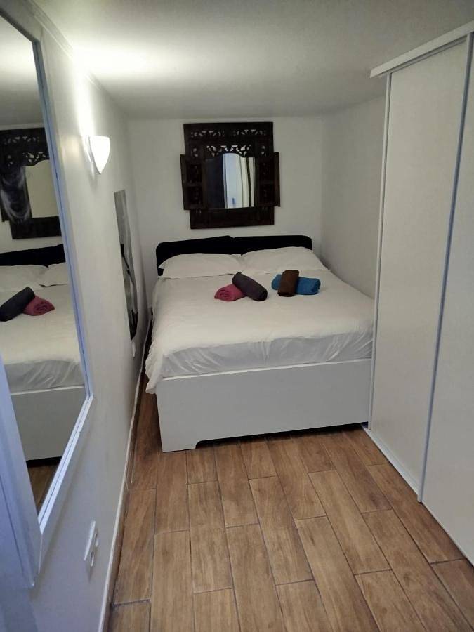 Gîte pour 2 personnes, avec terrasse et jardin à Gagny - 4