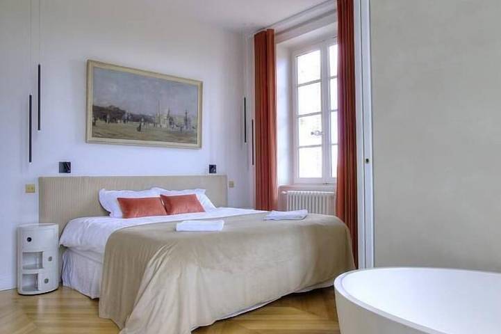 Gîte pour 26 personnes, avec Jardin et Piscine à Gleizé - 3