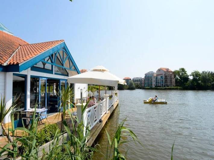 Appartement de vacances pour 5 personnes, avec terrasse et piscine, adapté aux familles