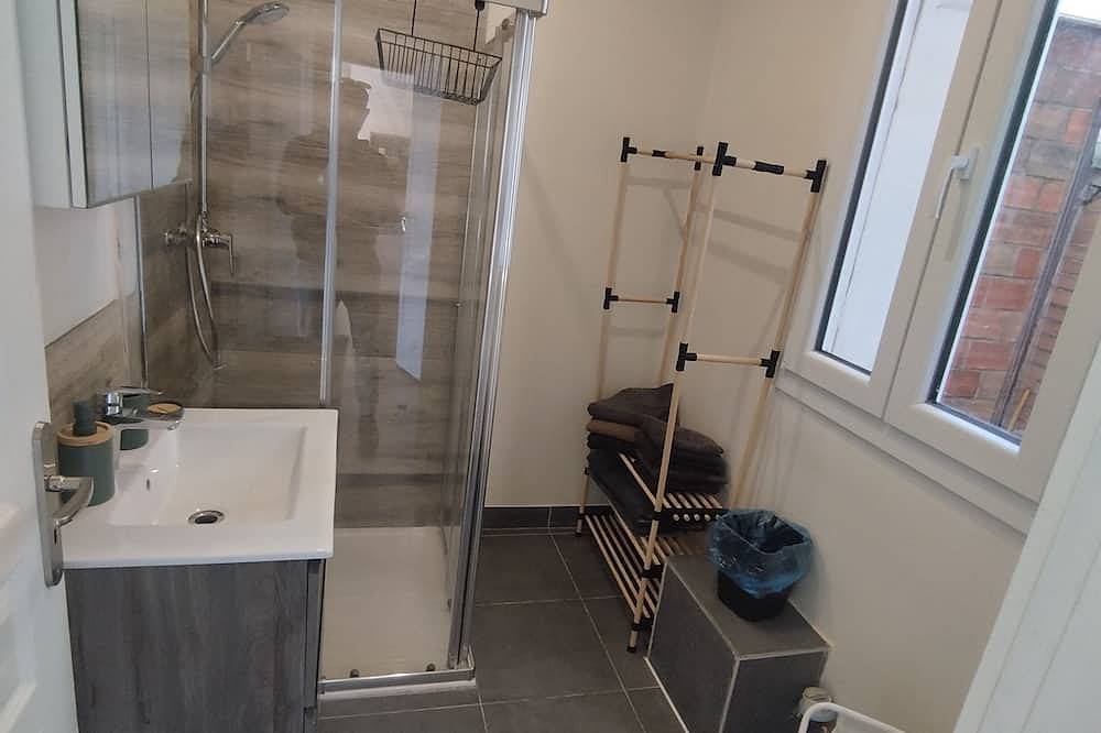 Appartement entier, Appartement moderne avec cour extérieure F3 59m2 Villemomble in Villemomble, Seine-Saint-Denis