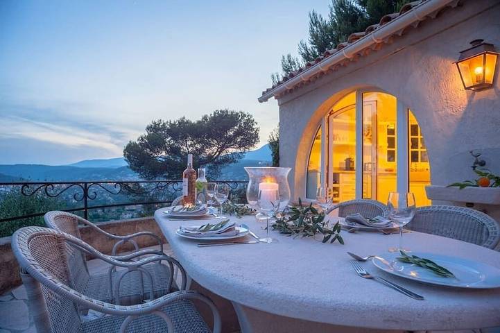 Appartement de vacances pour 6 personnes, avec balcon ainsi que piscine et jardin
