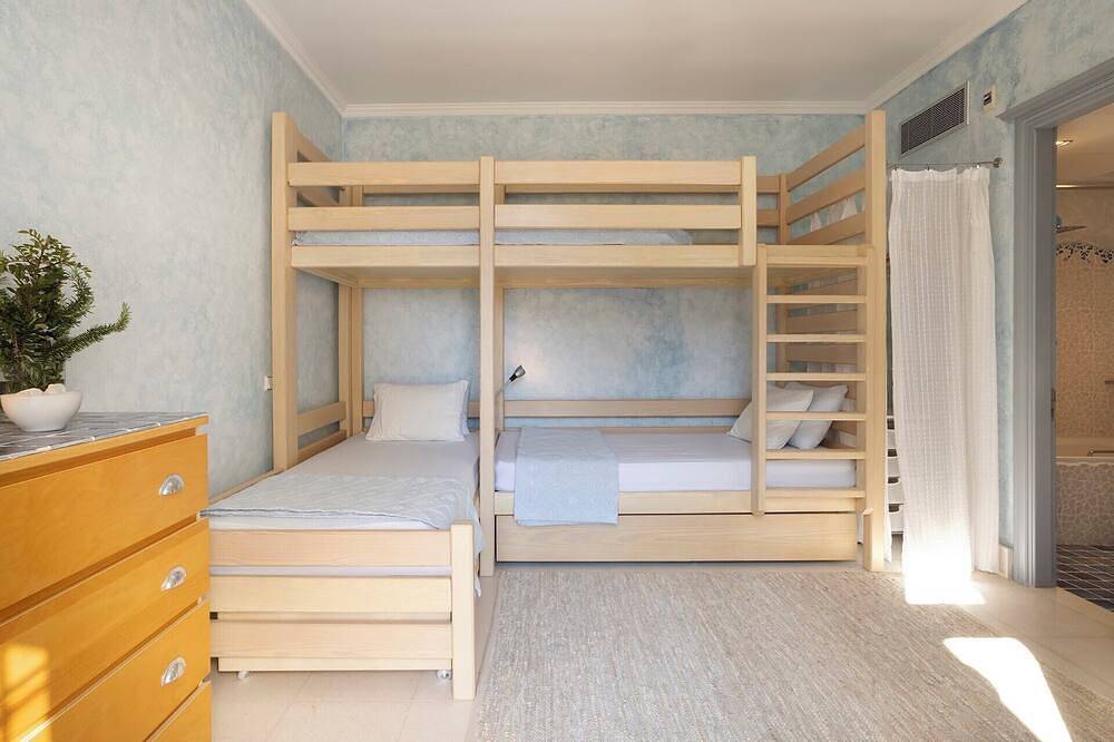 Calthea - Six Bedroom Villa, Sleeps 13 in Hydra