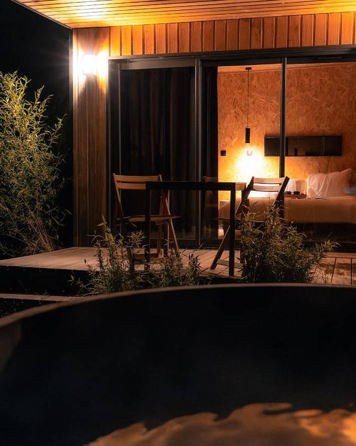 Gîte pour 2 personnes, avec Terrasse et Jardin ainsi que Vue sur le lac et Vue à Saint-Quentin-en-Tourmont - 3