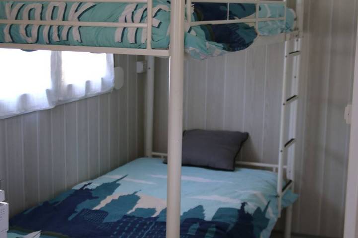 Joli  Mobil home avec une terrasse équipée à 7 Km des plages in Puget-sur-Argens, Côte méditerranéenne (France)