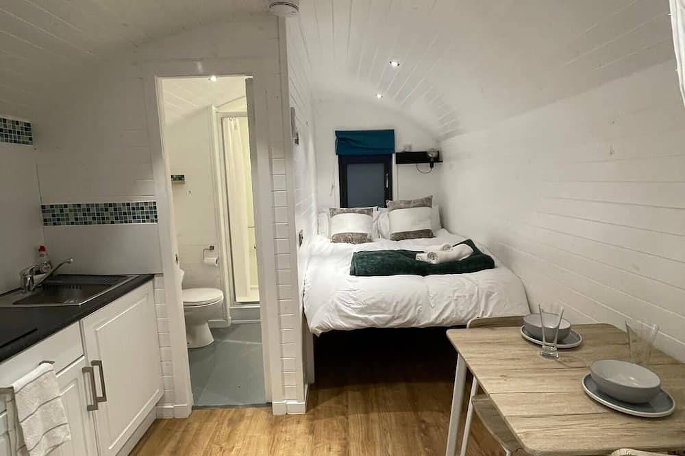Hideaway pod near Loch Ness for a tranquil retreat, with private garden in Highlands